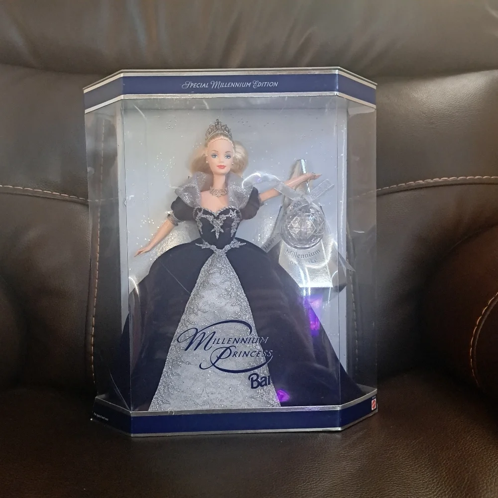 Millinium Princess Barbie - Picture 5 of 8